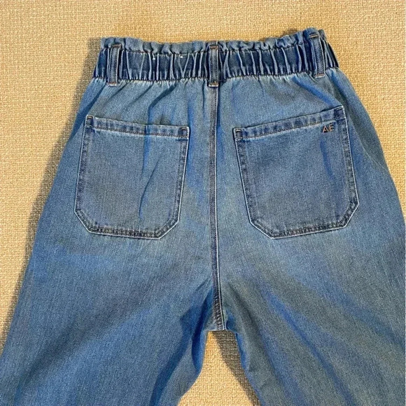 American Eagle 6 Baggy Mom Jean in Blue Street Elastic Waist - Picture 8 of 8